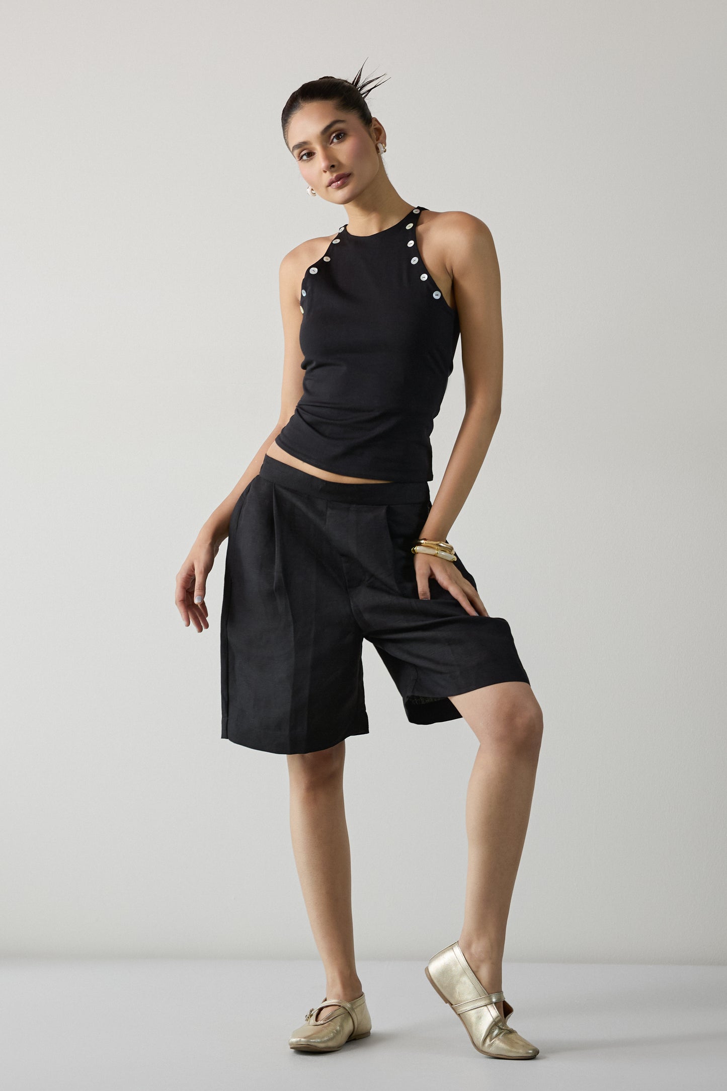 Shell Button Top- Black