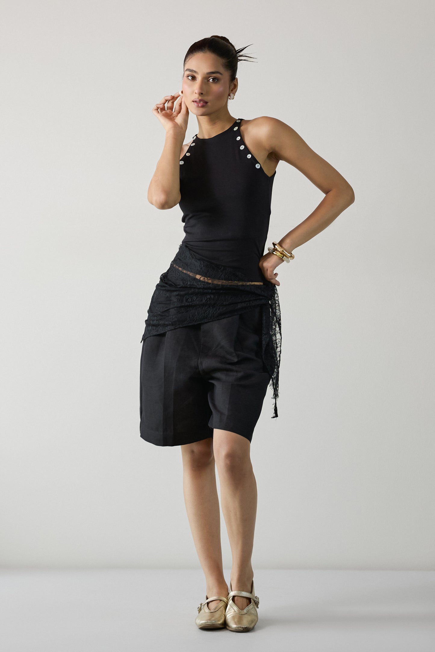 Shell Button Top- Black