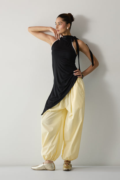 Rogue asymmetric top- Black