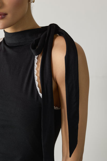 Rogue asymmetric top- Black