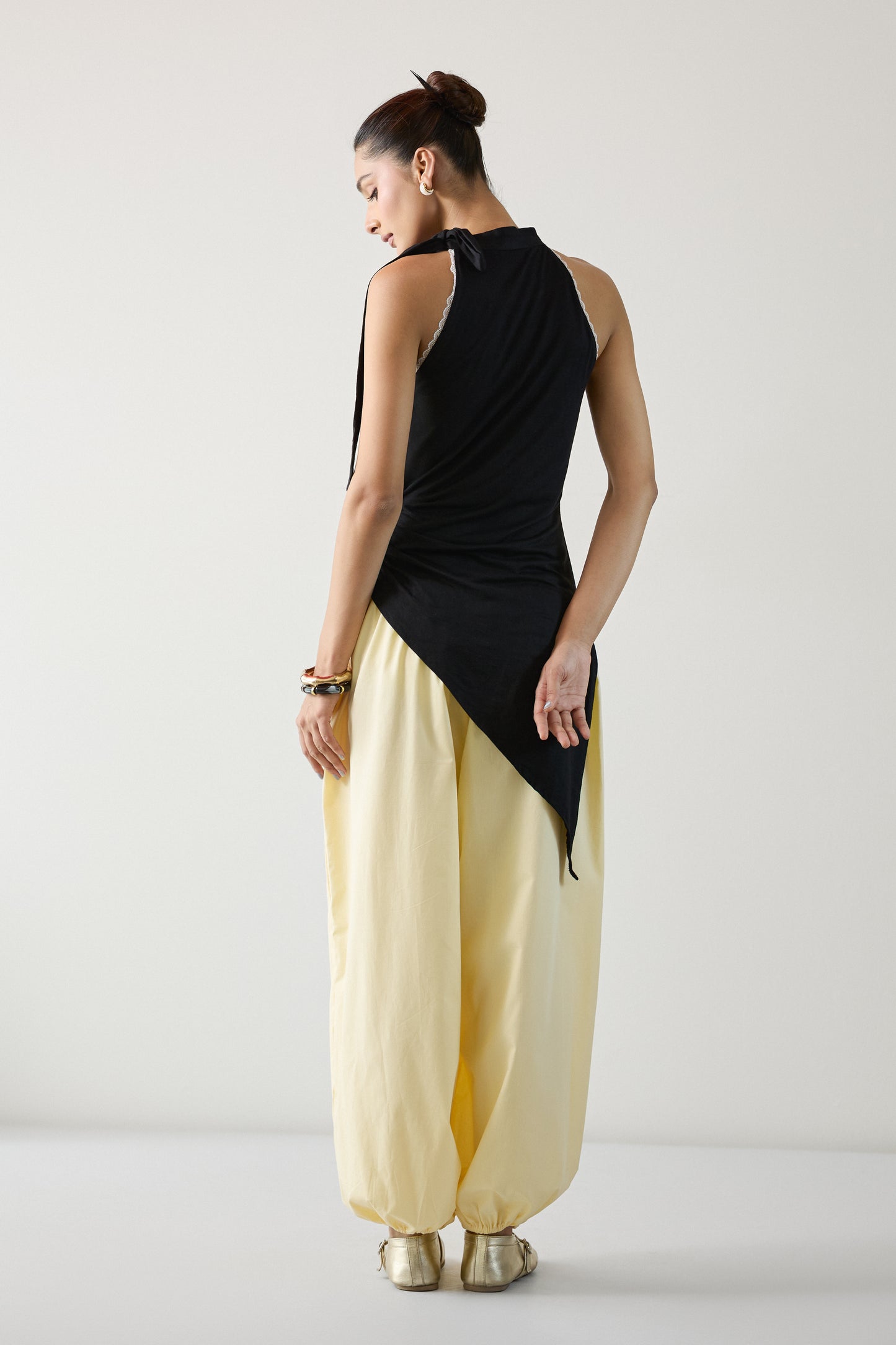 Rogue asymmetric top- Black