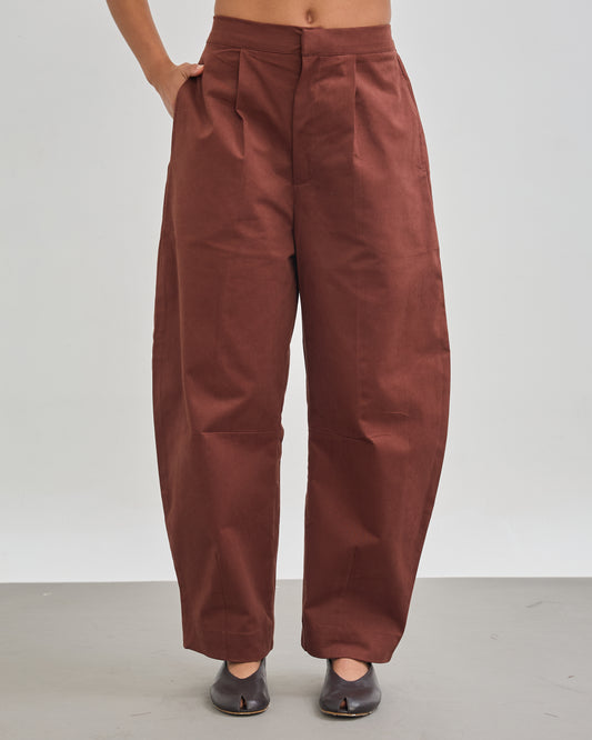 The Arc Barrel Pants - Chocolate Brown