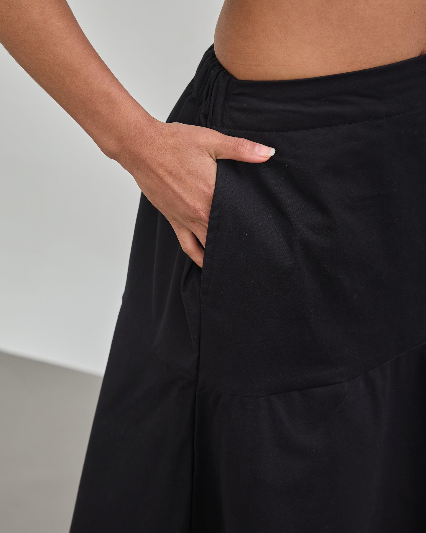 The Structured Tiered Skirt - Black