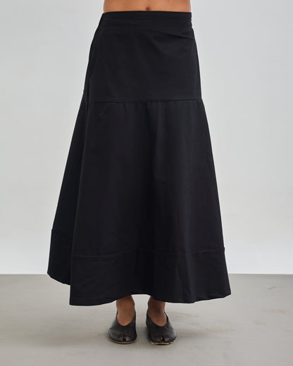 The Structured Tiered Skirt - Black