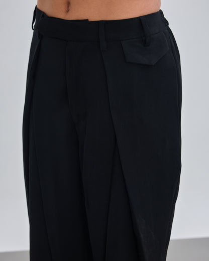 The Refined Pleated Trousers - Black