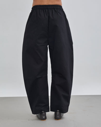 The Arc Barrel Pants - Black