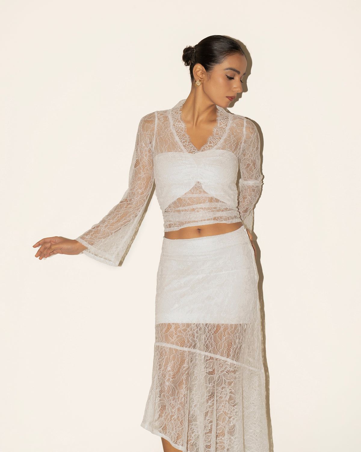 Under-Skirt in White - CLOFII (view 3)