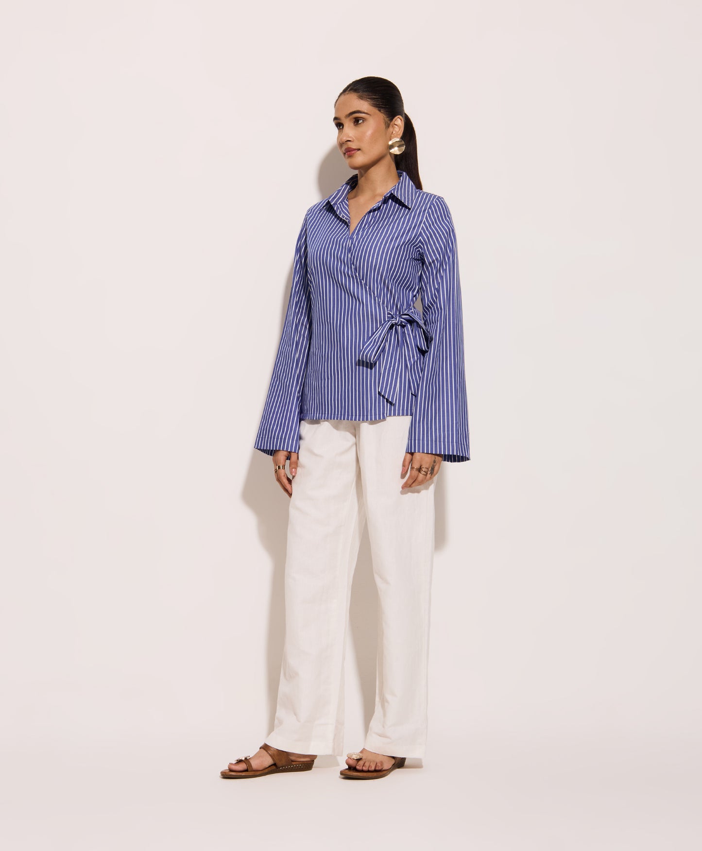 Women’s cotton wrap shirt in bold blue – Clofii