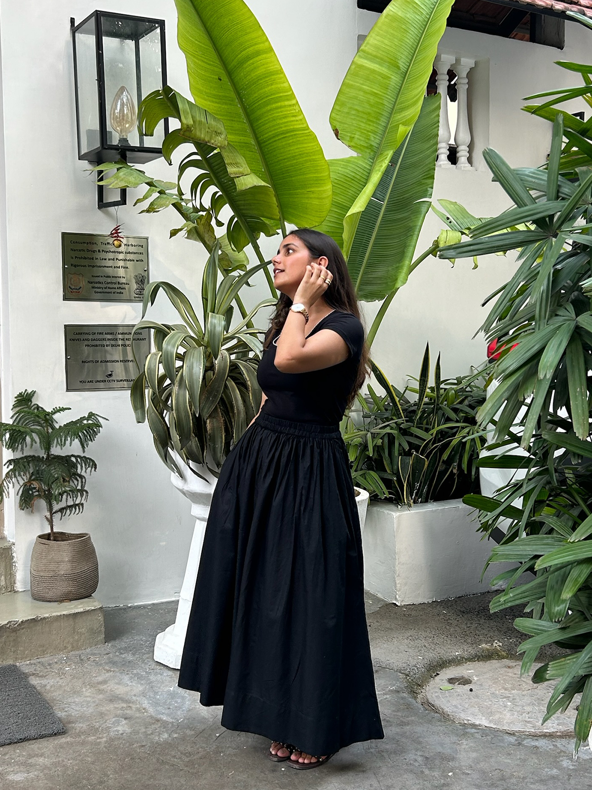 black cotton poplin skirt front view Clofii